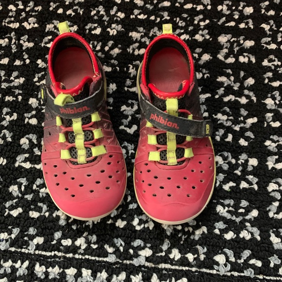 2 Pairs of Phibians—made2play - Picture 5 of 5